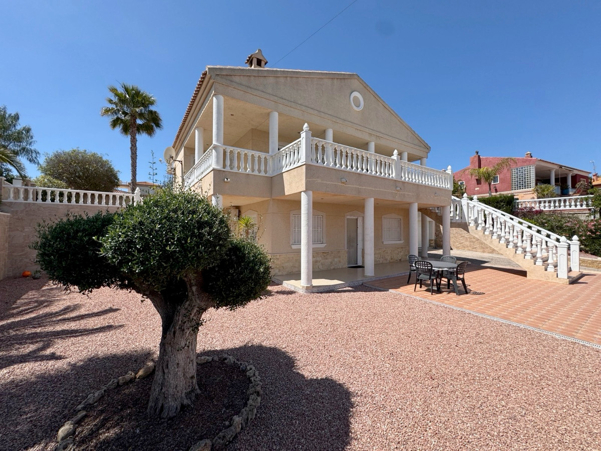 Se vende Villa - Chalet de 3 dormitorios en Costa Blanca, Alicante, España