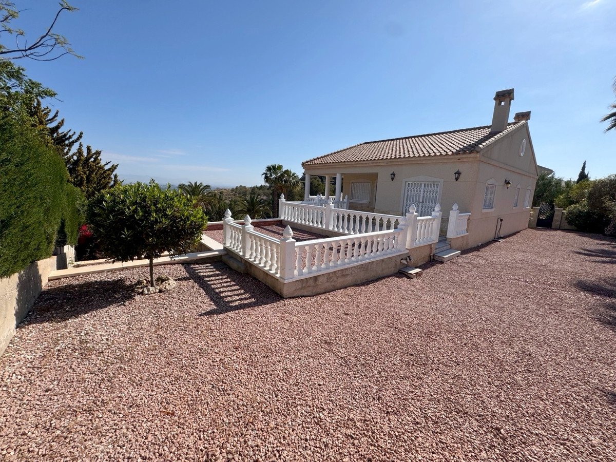 Se vende Villa - Chalet de 3 dormitorios en Costa Blanca, Alicante, España