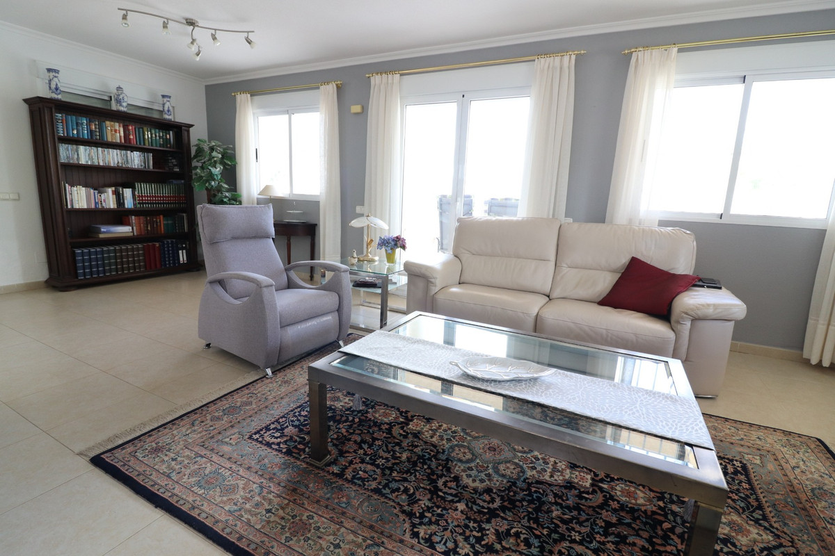 Se vende Villa - Chalet de 3 dormitorios en Costa Blanca, Alicante, España