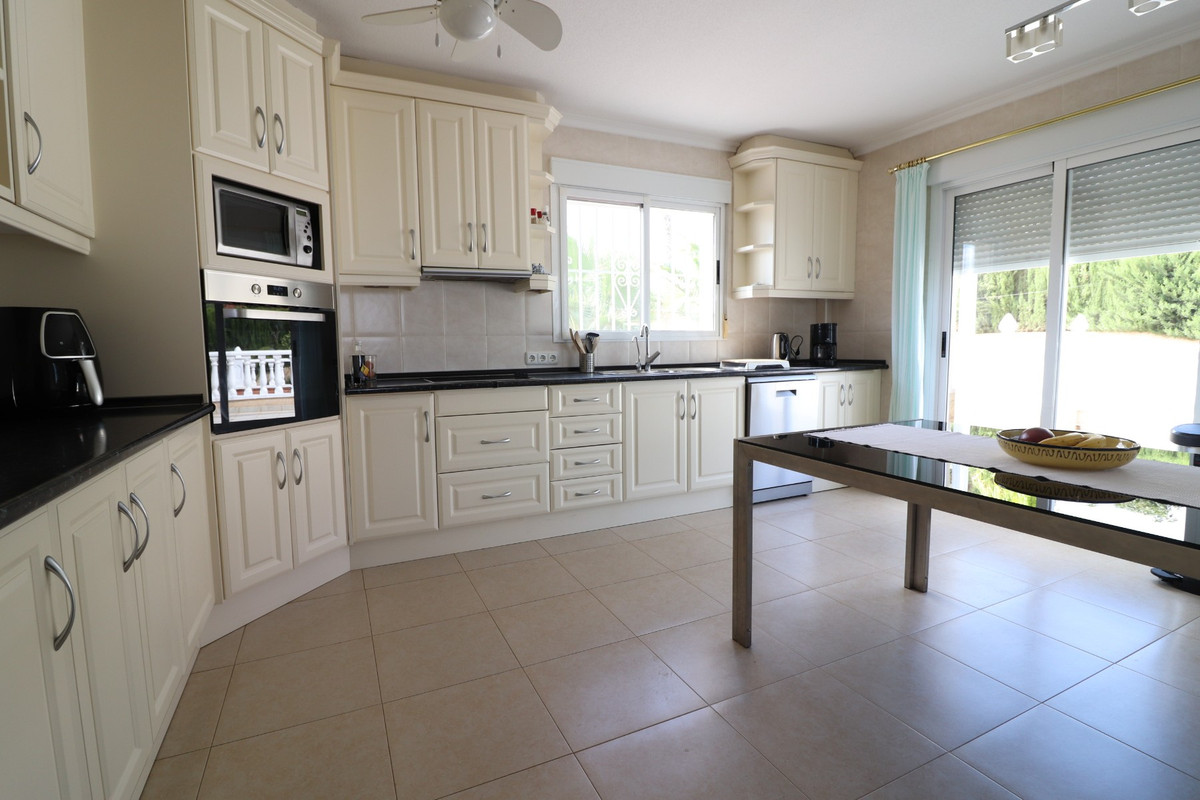 Se vende Villa - Chalet de 3 dormitorios en Costa Blanca, Alicante, España