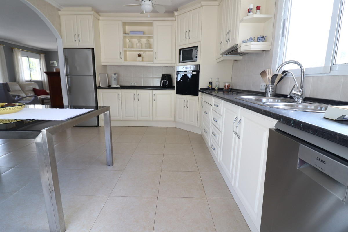 Se vende Villa - Chalet de 3 dormitorios en Costa Blanca, Alicante, España