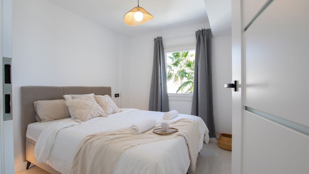 3 Bed Apartment for sale in Calahonda Costa Del Sol, Málaga, Spain