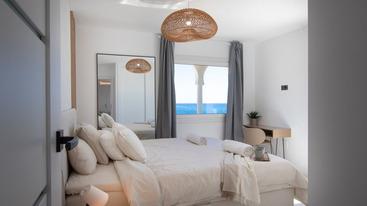 3 Bed Apartment for sale in Calahonda Costa Del Sol, Málaga, Spain