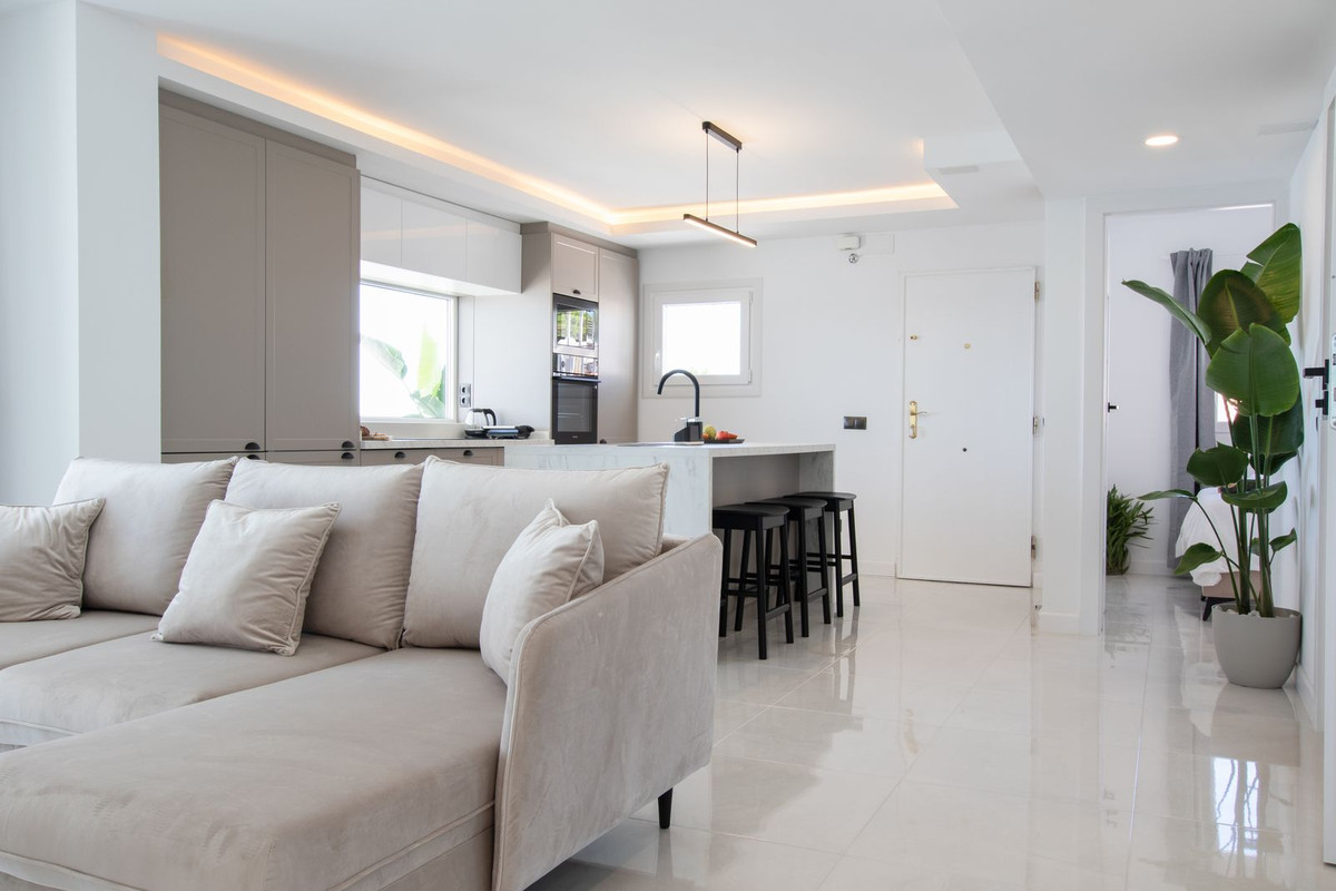 3 Bed Apartment for sale in Calahonda Costa Del Sol, Málaga, Spain