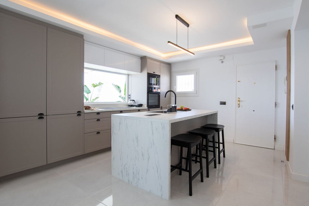 3 Bed Apartment for sale in Calahonda Costa Del Sol, Málaga, Spain