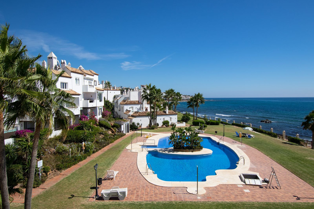3 Bed Apartment for sale in Calahonda Costa Del Sol, Málaga, Spain