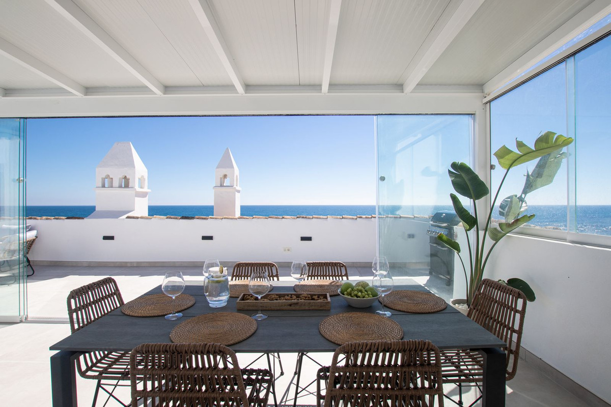 3 Bed Apartment for sale in Calahonda Costa Del Sol, Málaga, Spain