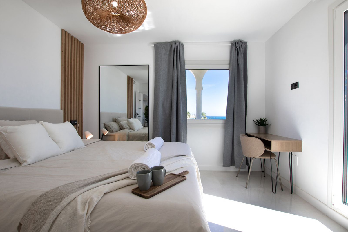 3 Bed Apartment for sale in Calahonda Costa Del Sol, Málaga, Spain