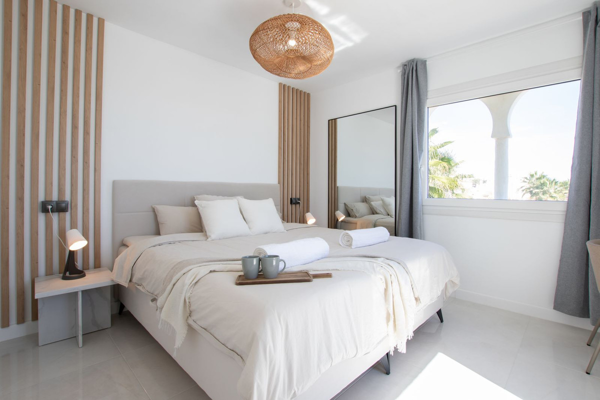 3 Bed Apartment for sale in Calahonda Costa Del Sol, Málaga, Spain