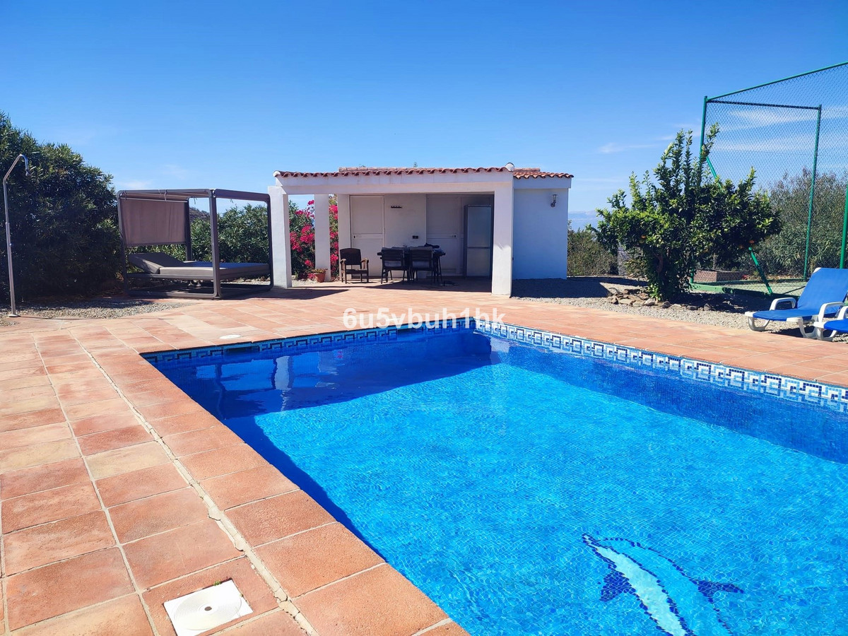 9 Bed Townhouse for sale in Arenas Costa Del Sol East, Málaga, Spain