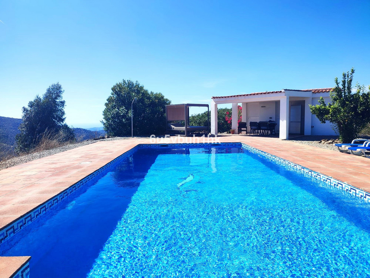 9 Bed Townhouse for sale in Arenas Costa Del Sol East, Málaga, Spain