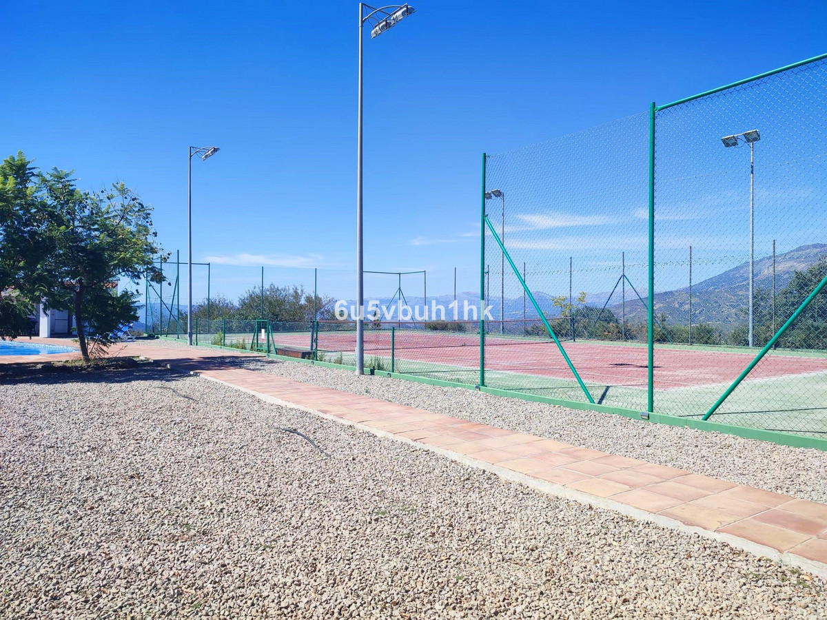 9 Bed Townhouse for sale in Arenas Costa Del Sol East, Málaga, Spain
