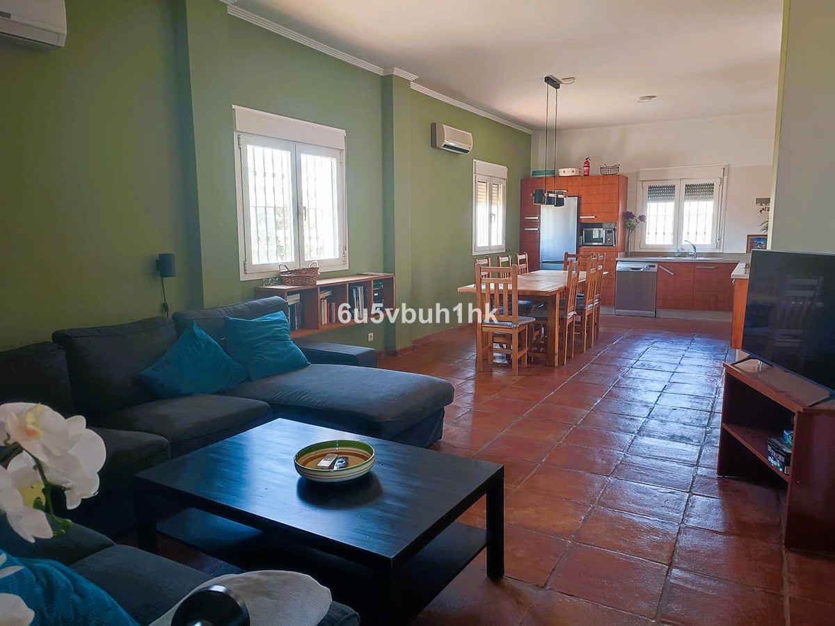 9 Bed Townhouse for sale in Arenas Costa Del Sol East, Málaga, Spain