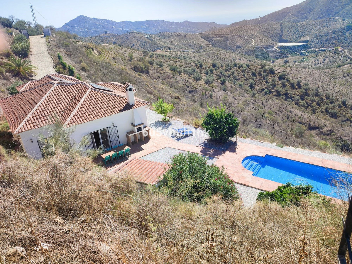 9 Bed Townhouse for sale in Arenas Costa Del Sol East, Málaga, Spain