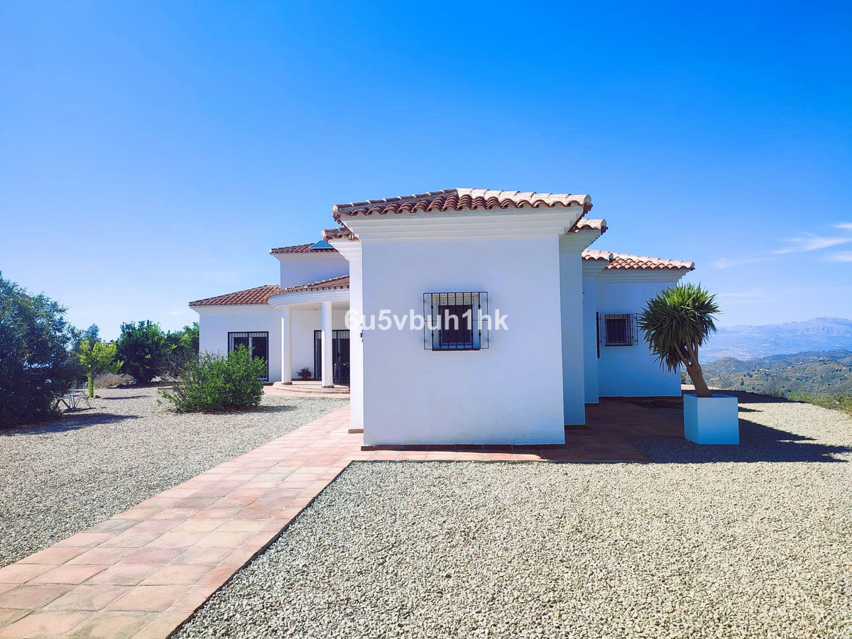 9 Bed Townhouse for sale in Arenas Costa Del Sol East, Málaga, Spain