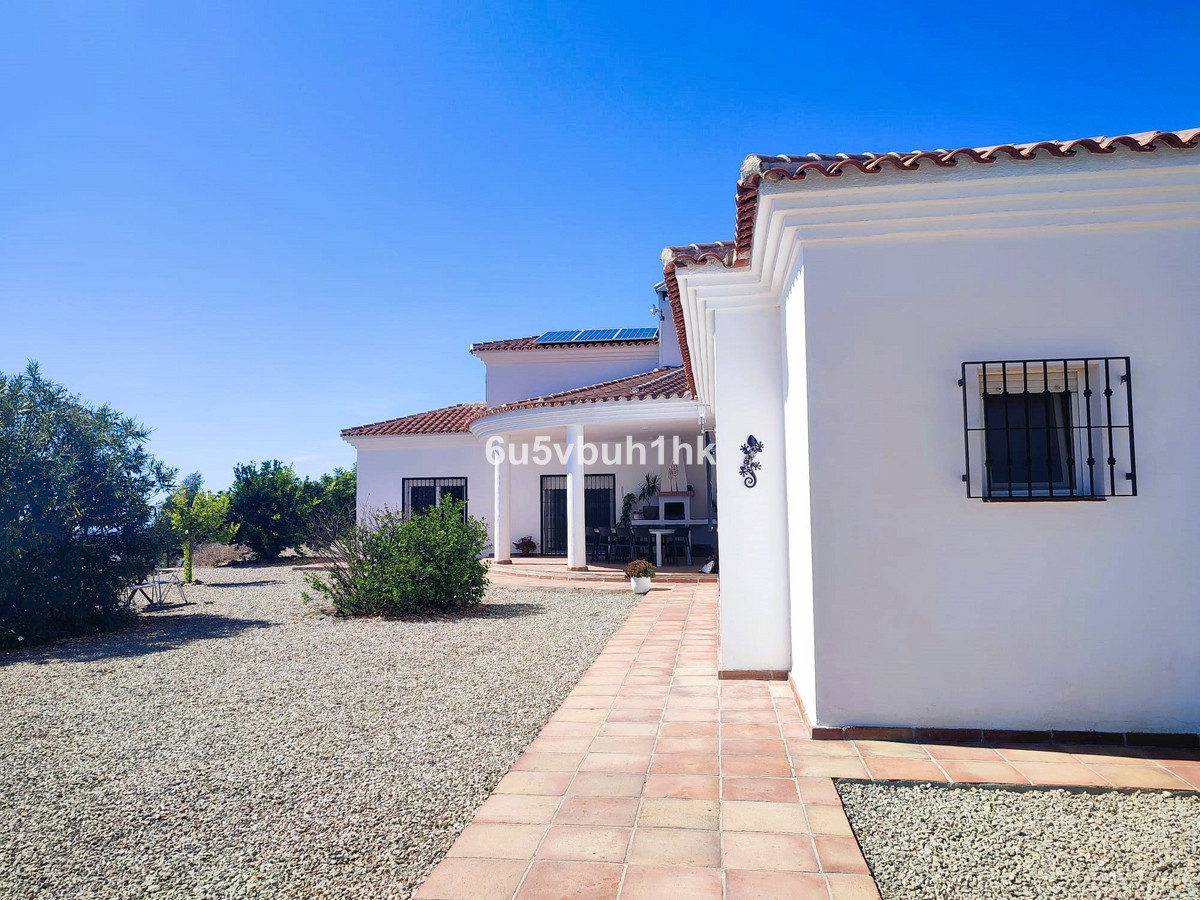 9 Bed Townhouse for sale in Arenas Costa Del Sol East, Málaga, Spain