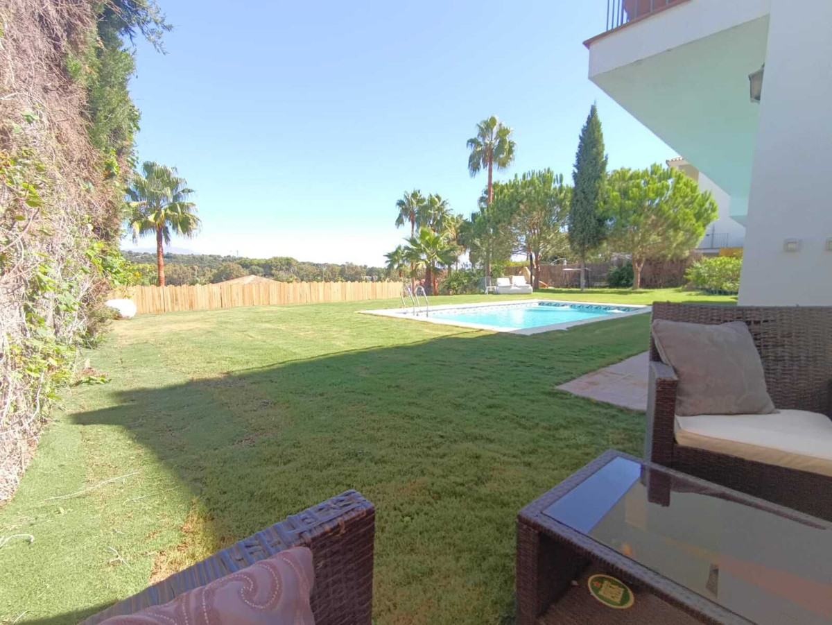 Se vende Villa - Chalet de 5 dormitorios en Costa Del Sol, Cadiz, España