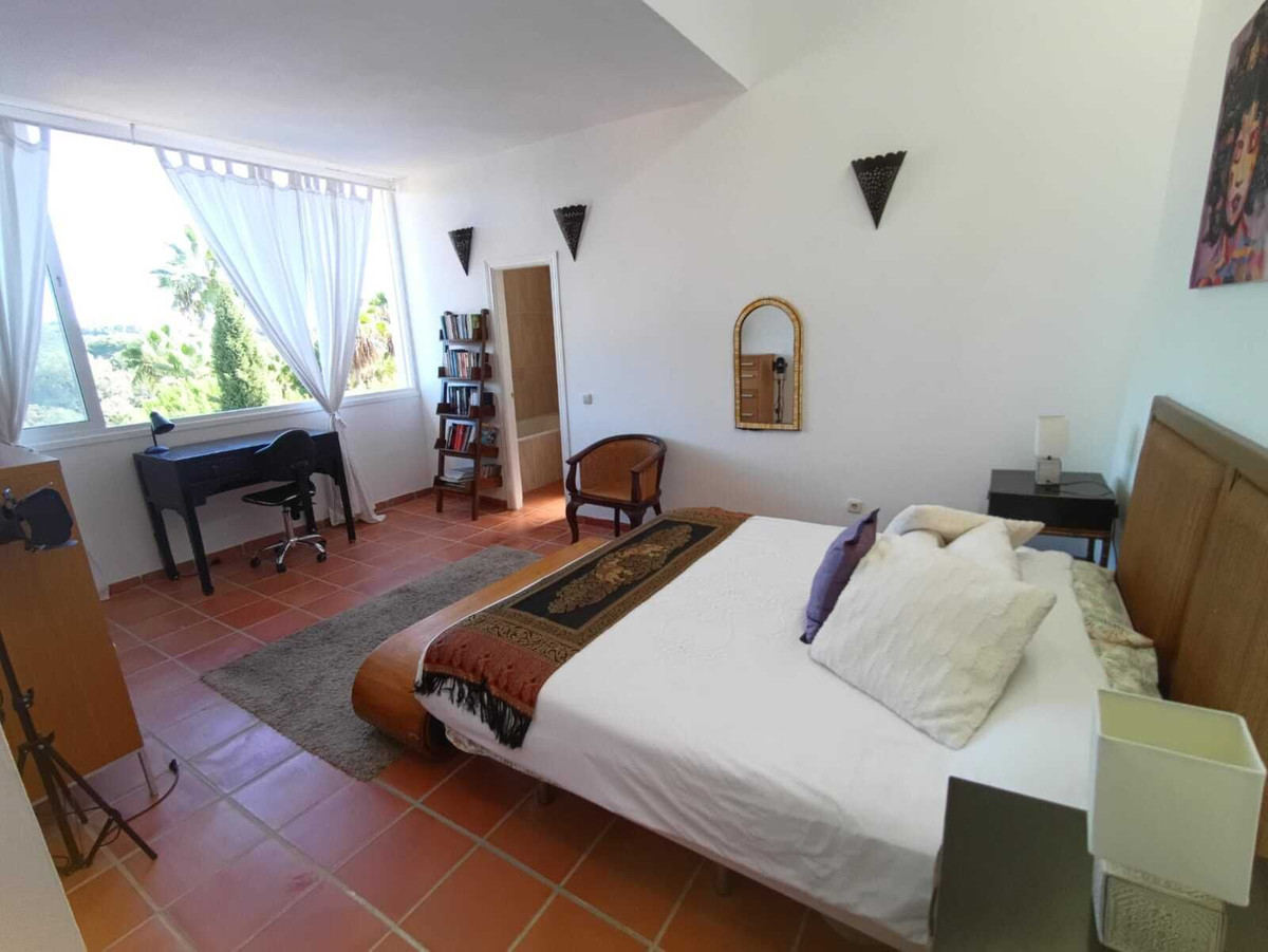 Se vende Villa - Chalet de 5 dormitorios en Costa Del Sol, Cadiz, España