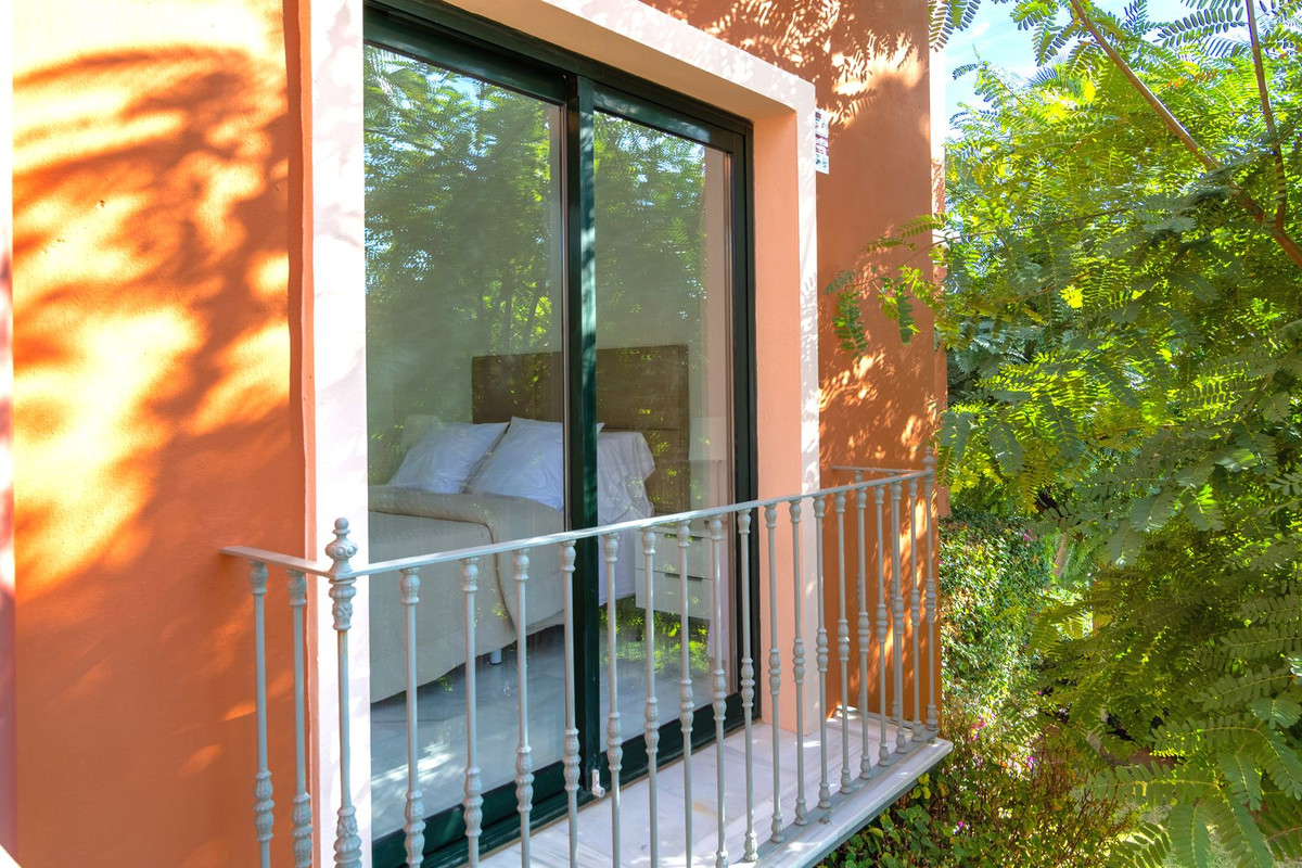3 Bed Apartment for sale in La Quinta Costa Del Sol, Málaga, Spain