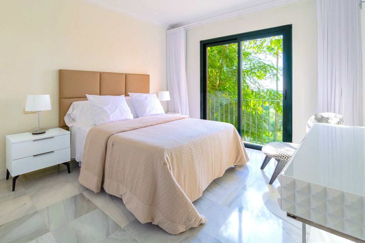 3 Bed Apartment for sale in La Quinta Costa Del Sol, Málaga, Spain