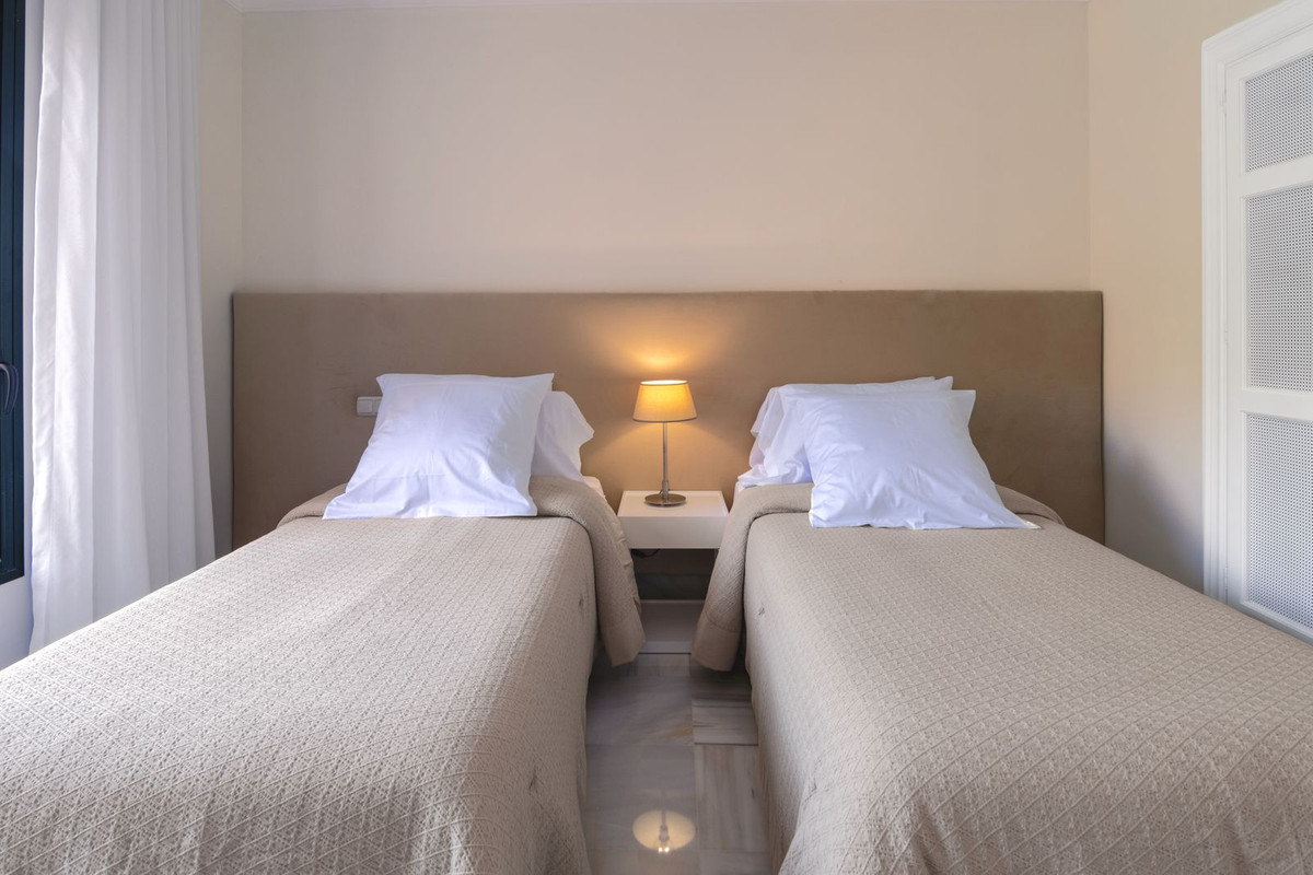 3 Bed Apartment for sale in La Quinta Costa Del Sol, Málaga, Spain