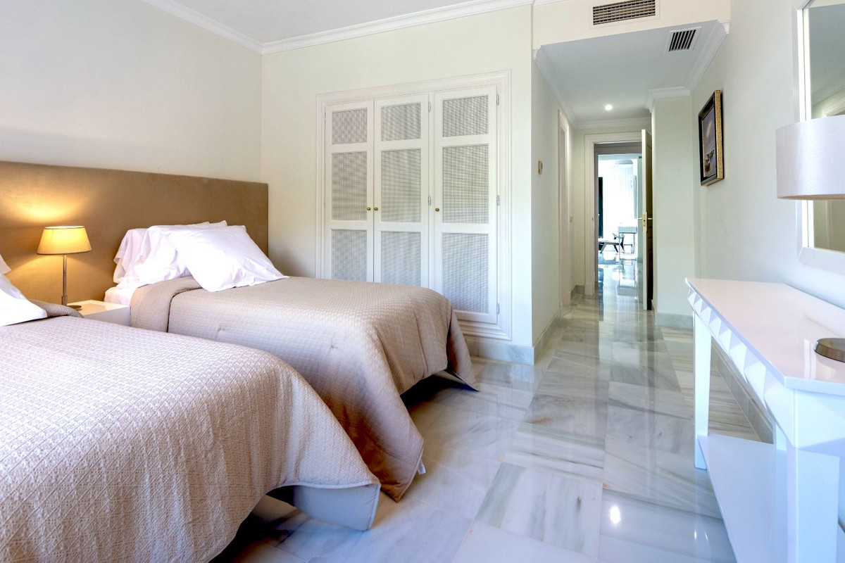 3 Bed Apartment for sale in La Quinta Costa Del Sol, Málaga, Spain