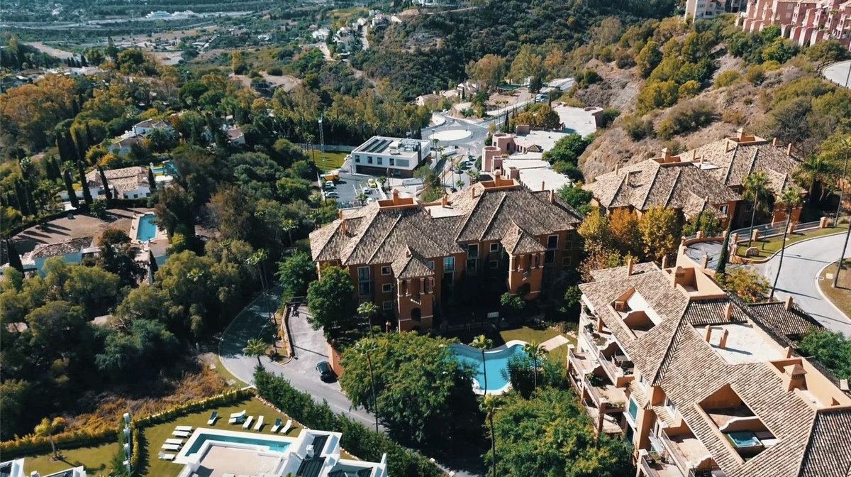3 Bed Apartment for sale in La Quinta Costa Del Sol, Málaga, Spain
