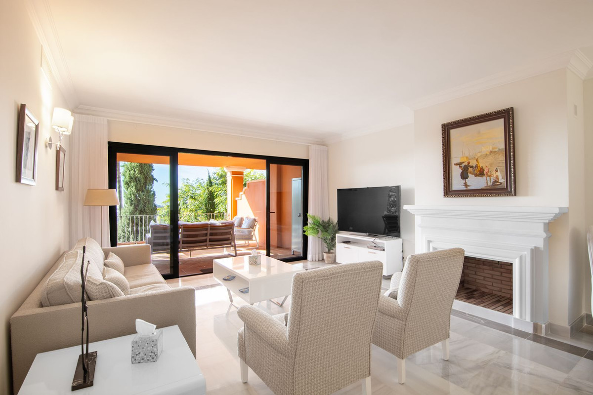 3 Bed Apartment for sale in La Quinta Costa Del Sol, Málaga, Spain