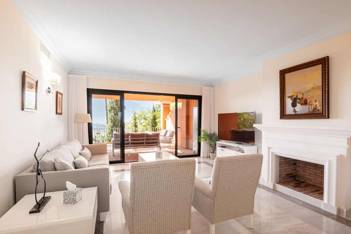 3 Bed Apartment for sale in La Quinta Costa Del Sol, Málaga, Spain