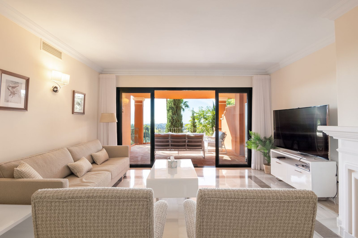 3 Bed Apartment for sale in La Quinta Costa Del Sol, Málaga, Spain