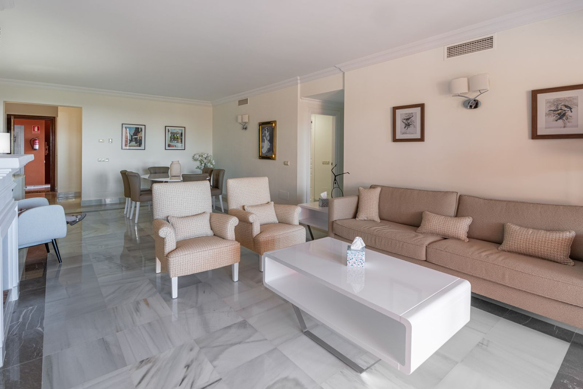 3 Bed Apartment for sale in La Quinta Costa Del Sol, Málaga, Spain