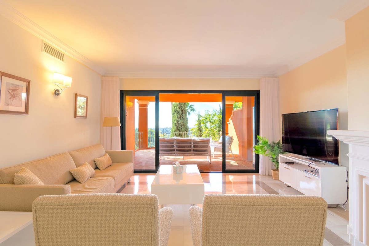 3 Bed Apartment for sale in La Quinta Costa Del Sol, Málaga, Spain