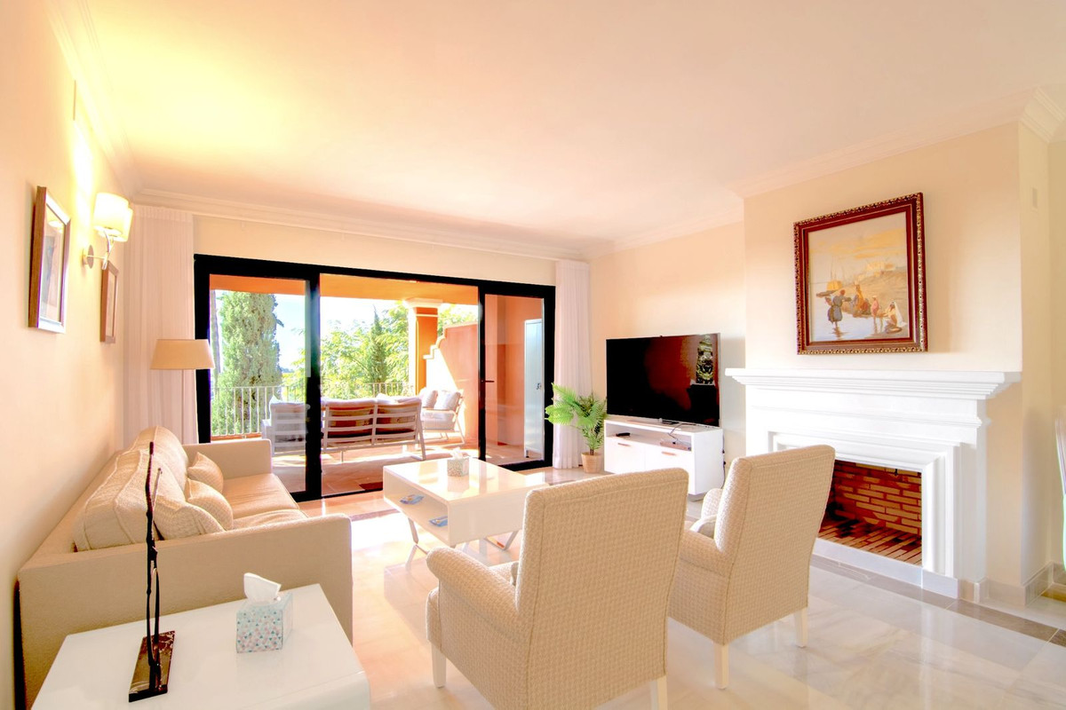 3 Bed Apartment for sale in La Quinta Costa Del Sol, Málaga, Spain