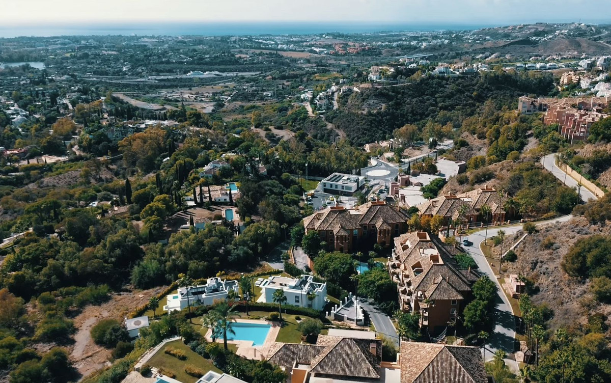 3 Bed Apartment for sale in La Quinta Costa Del Sol, Málaga, Spain