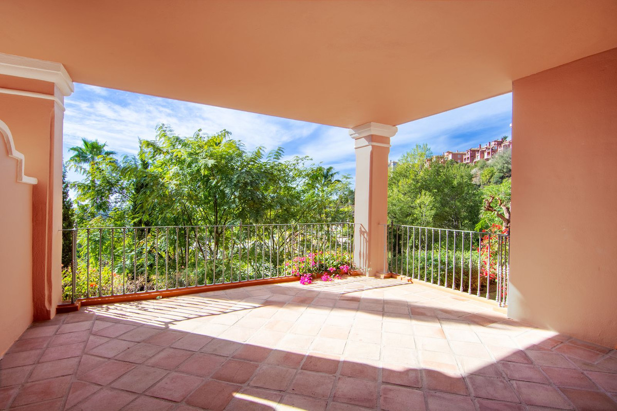 2 Bed Apartment for sale in La Quinta Costa Del Sol, Málaga, Spain