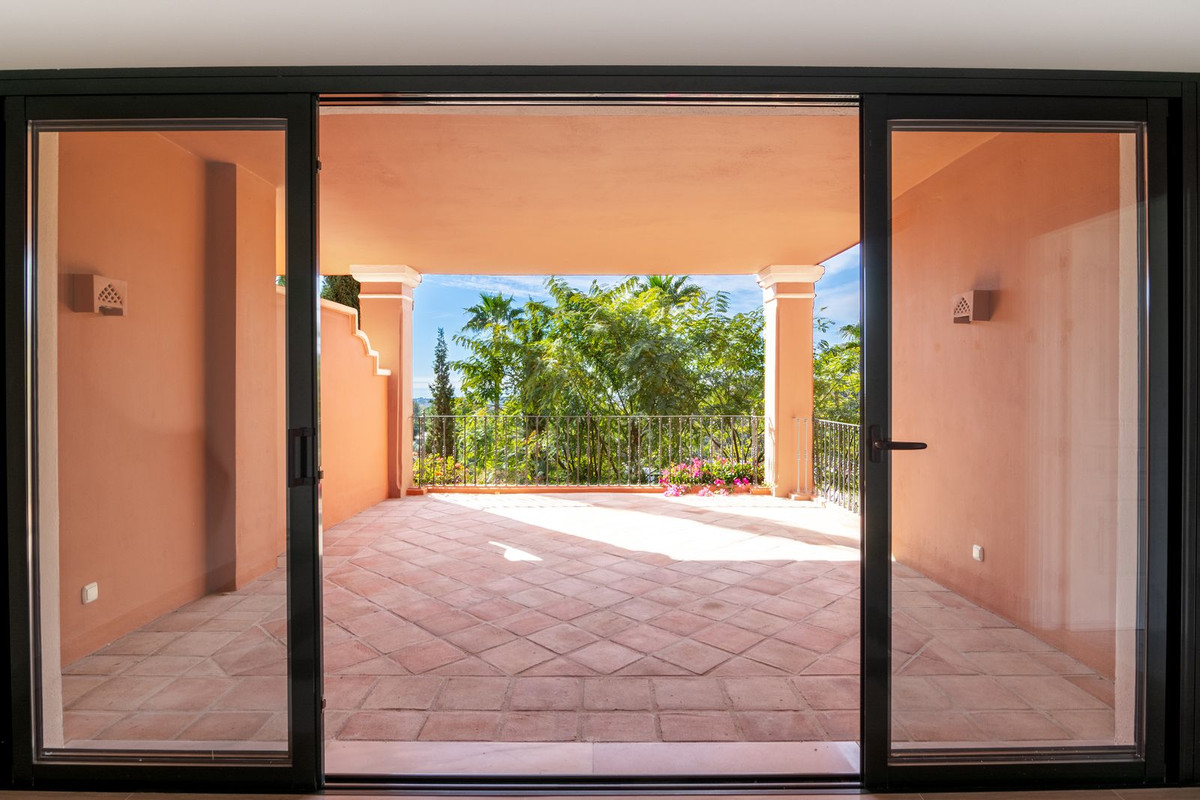 2 Bed Apartment for sale in La Quinta Costa Del Sol, Málaga, Spain