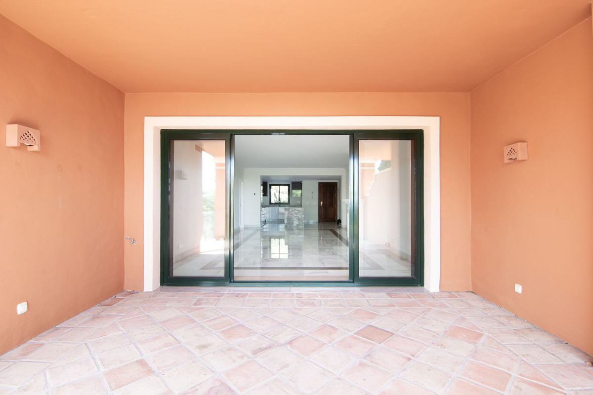 2 Bed Apartment for sale in La Quinta Costa Del Sol, Málaga, Spain