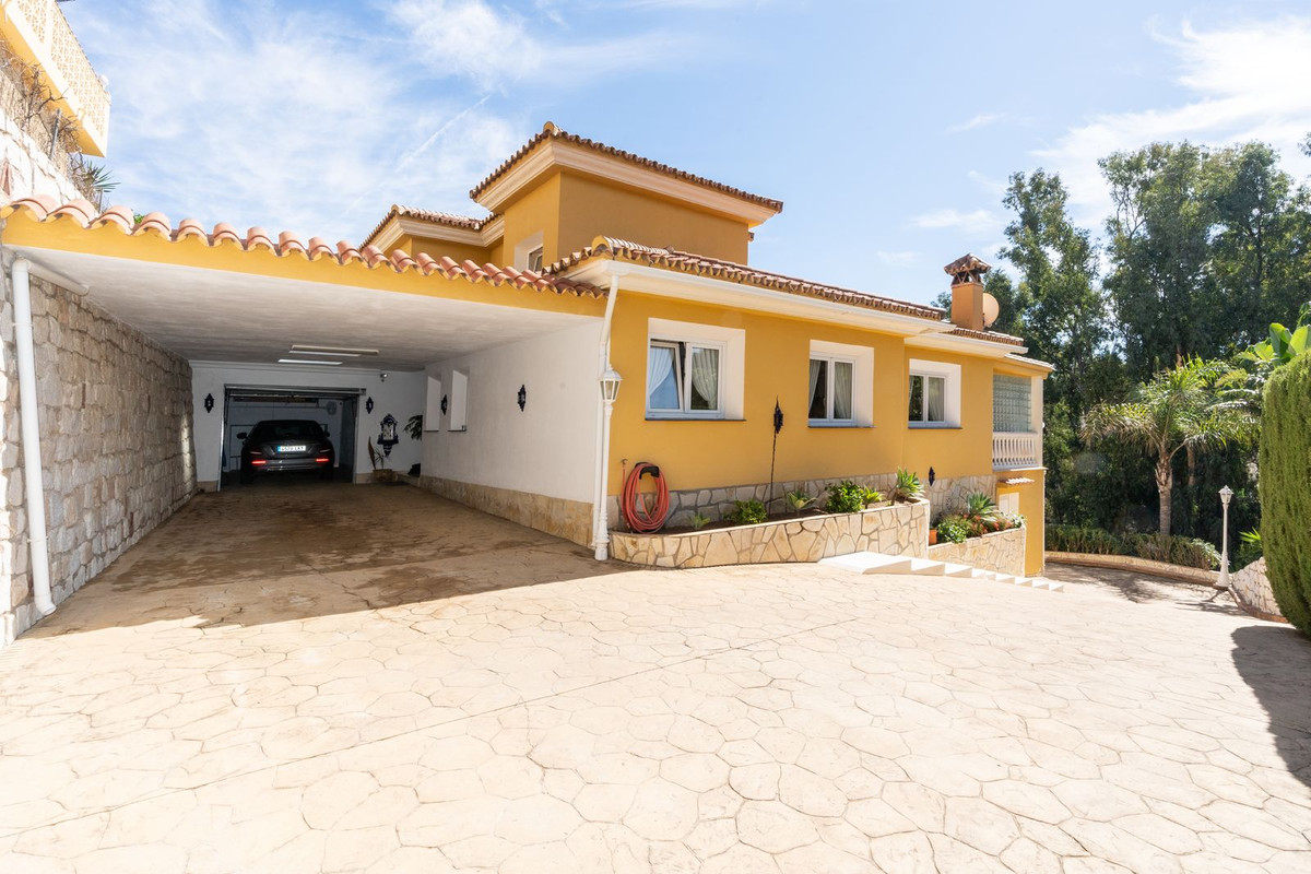 3 Bed Townhouse for sale in Torrenueva Costa Del Sol, Málaga, Spain