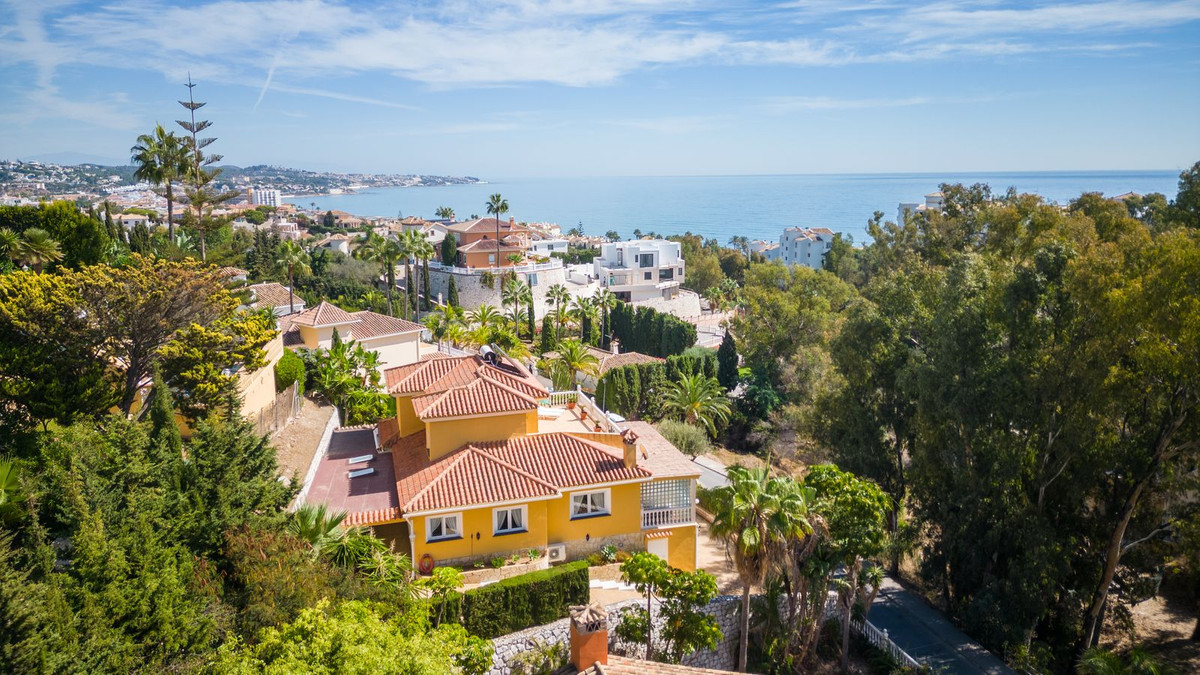 3 Bed Townhouse for sale in Torrenueva Costa Del Sol, Málaga, Spain
