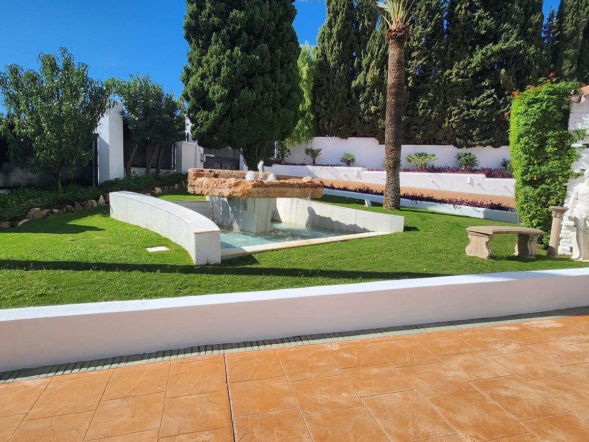 Se vende Villa - Chalet de 8 dormitorios en Costa Del Sol, Málaga, España