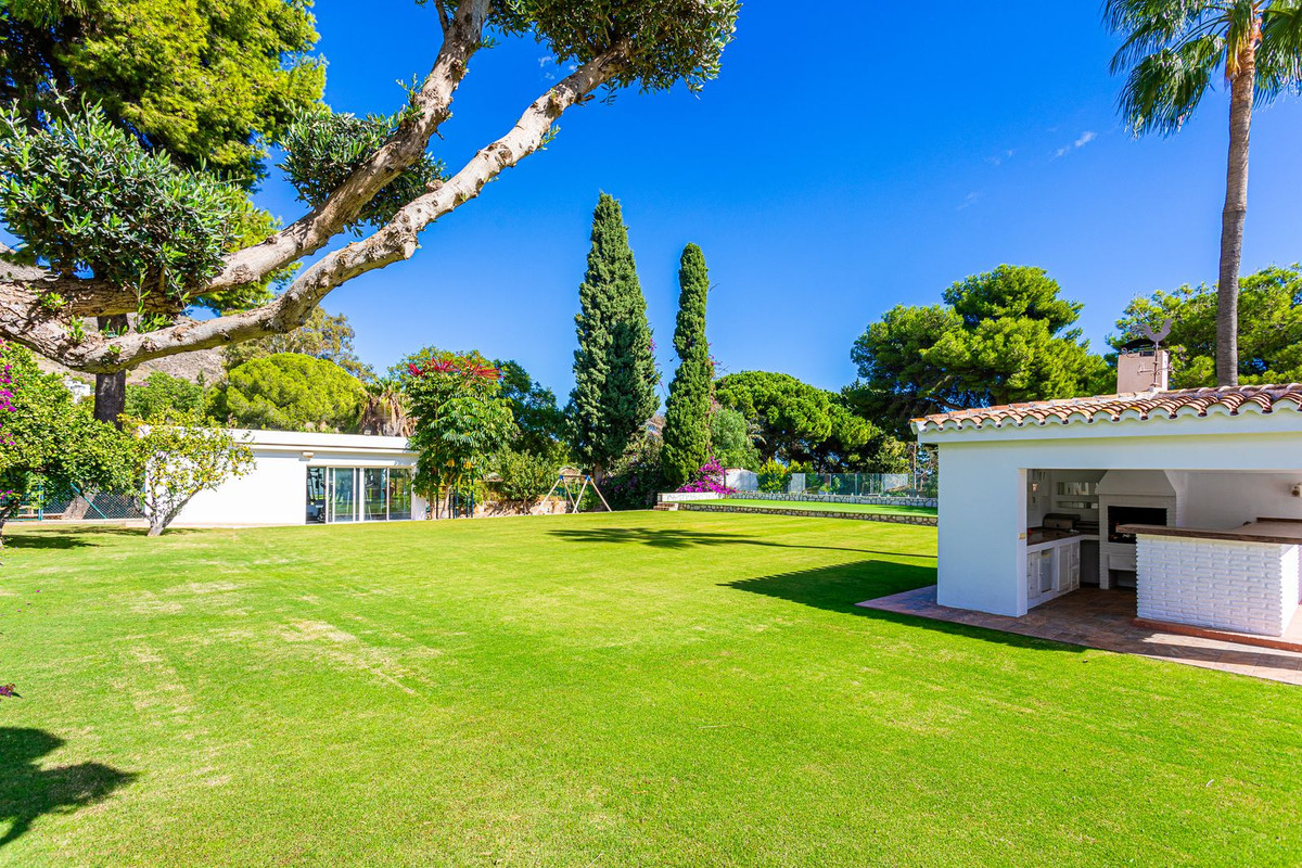 Se vende Villa - Chalet de 8 dormitorios en Costa Del Sol, Málaga, España