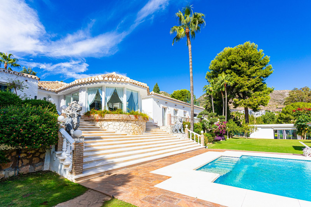 Se vende Villa - Chalet de 8 dormitorios en Costa Del Sol, Málaga, España