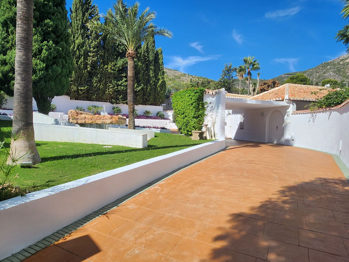 Se vende Villa - Chalet de 8 dormitorios en Costa Del Sol, Málaga, España