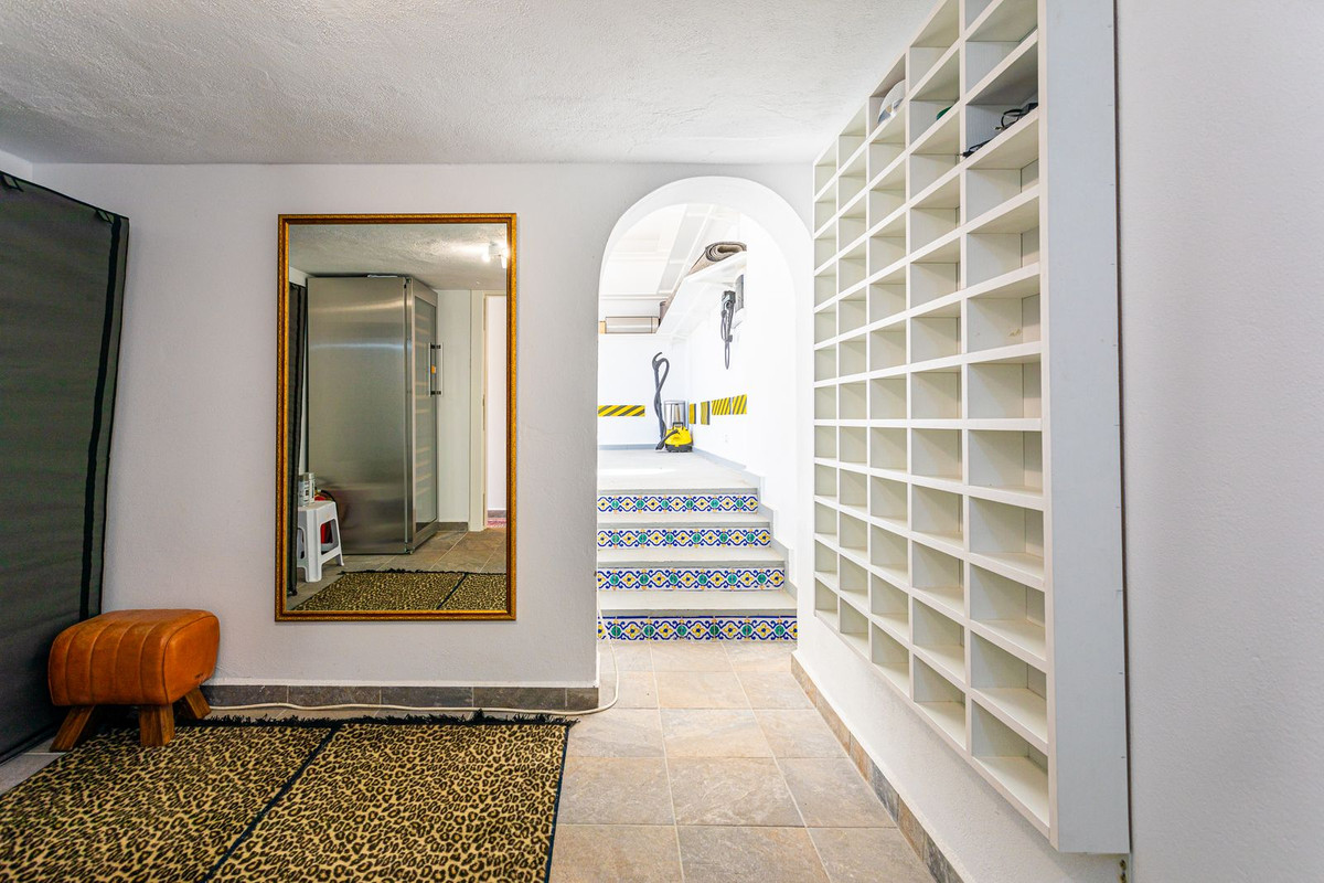 Se vende Villa - Chalet de 8 dormitorios en Costa Del Sol, Málaga, España