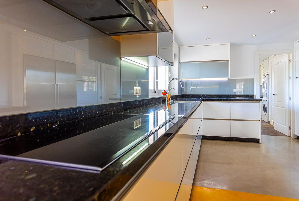 Se vende Villa - Chalet de 8 dormitorios en Costa Del Sol, Málaga, España