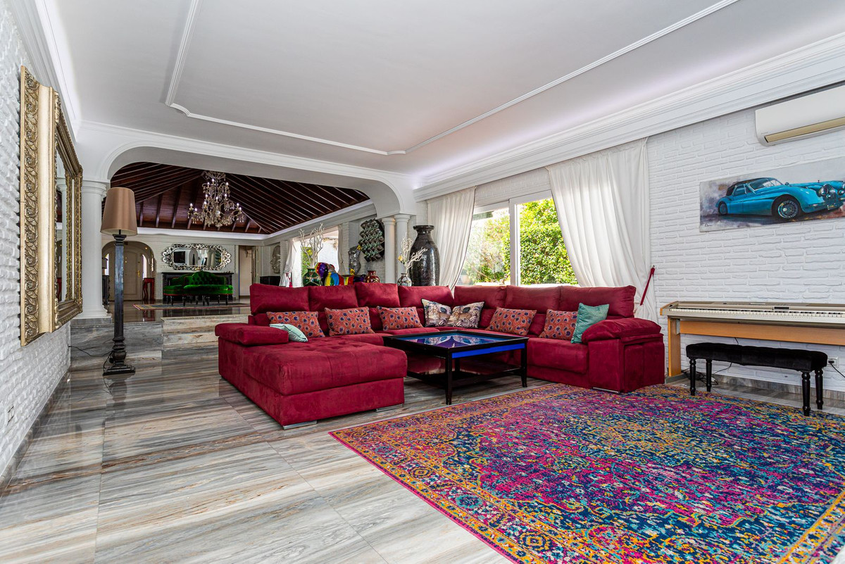 Se vende Villa - Chalet de 8 dormitorios en Costa Del Sol, Málaga, España