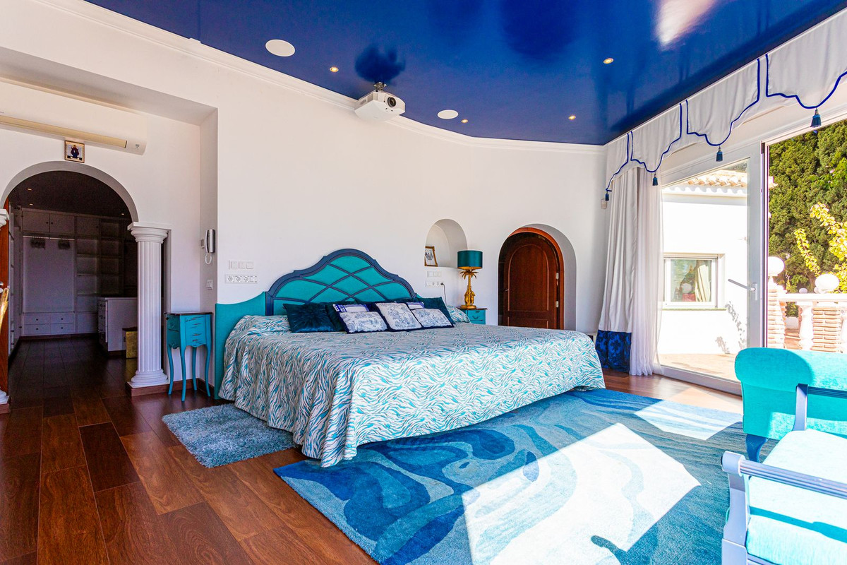 Se vende Villa - Chalet de 8 dormitorios en Costa Del Sol, Málaga, España