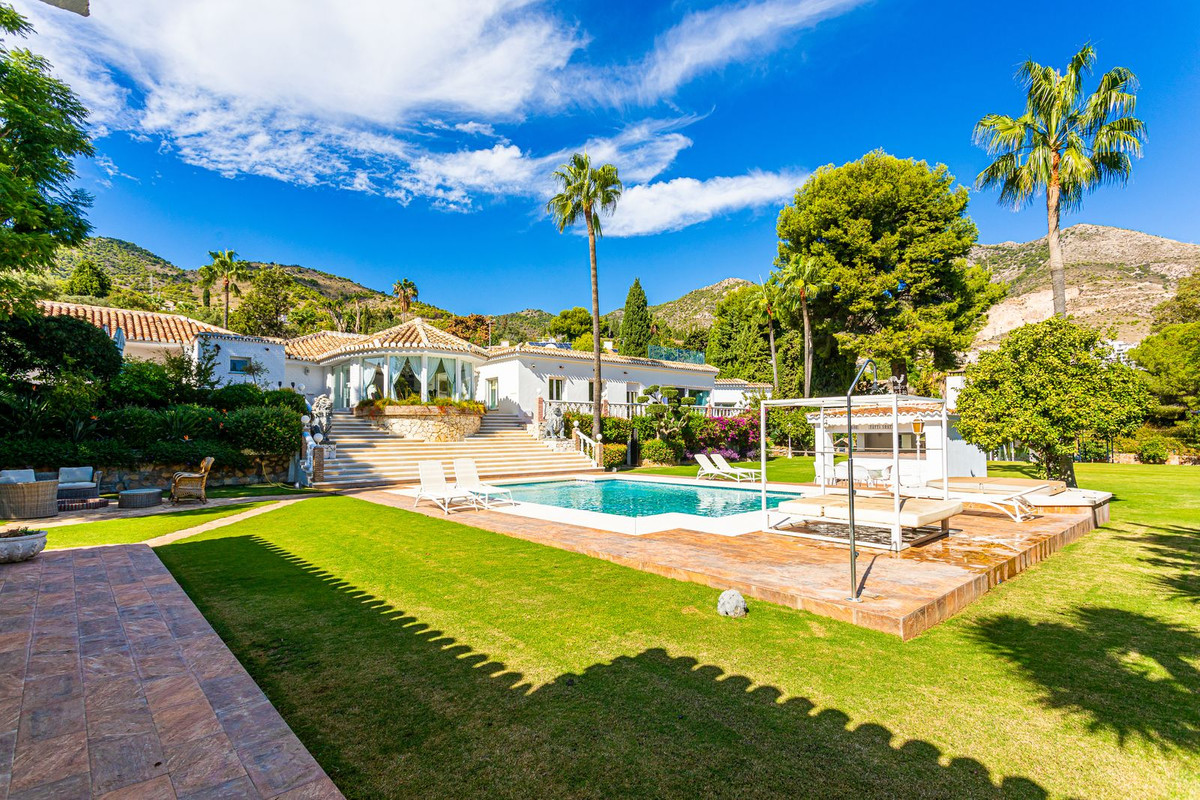 Se vende Villa - Chalet de 8 dormitorios en Costa Del Sol, Málaga, España