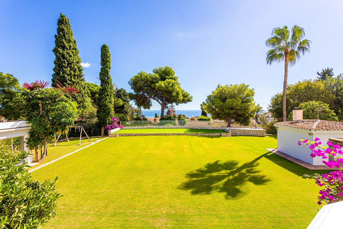 Se vende Villa - Chalet de 8 dormitorios en Costa Del Sol, Málaga, España