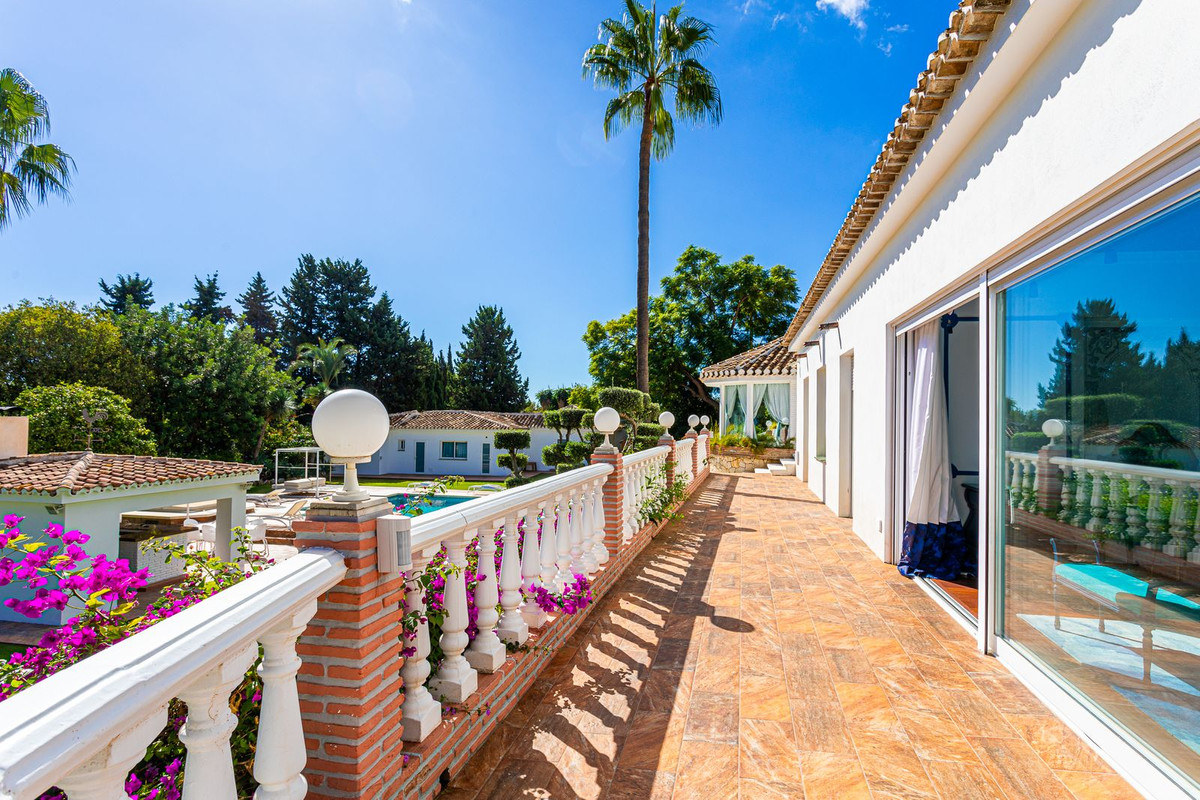 Se vende Villa - Chalet de 8 dormitorios en Costa Del Sol, Málaga, España